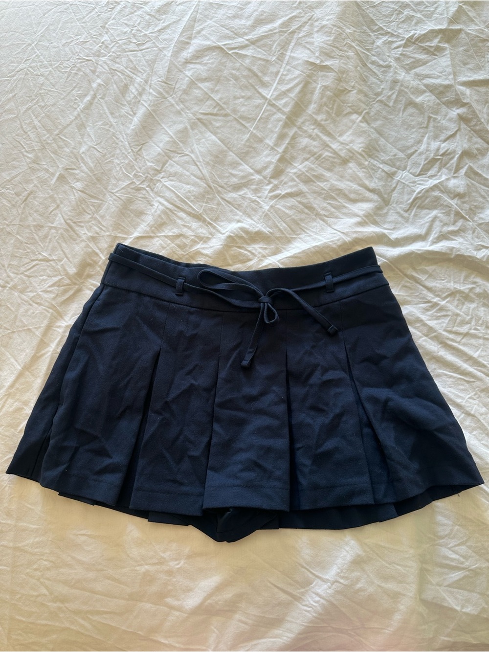 Hollister navy blue pleated mini skirt